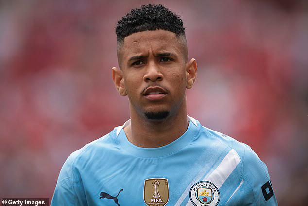 Jones, 热刺在周六 Jones, 热刺在周六