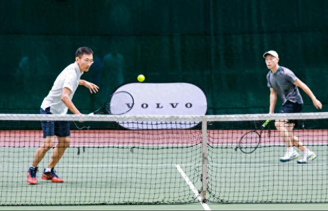 总冠军, 主席刘欣刚