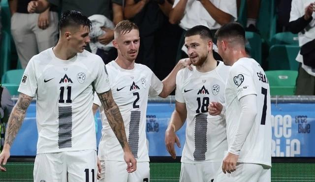 皮球缓缓滚, 夺得了宝贵