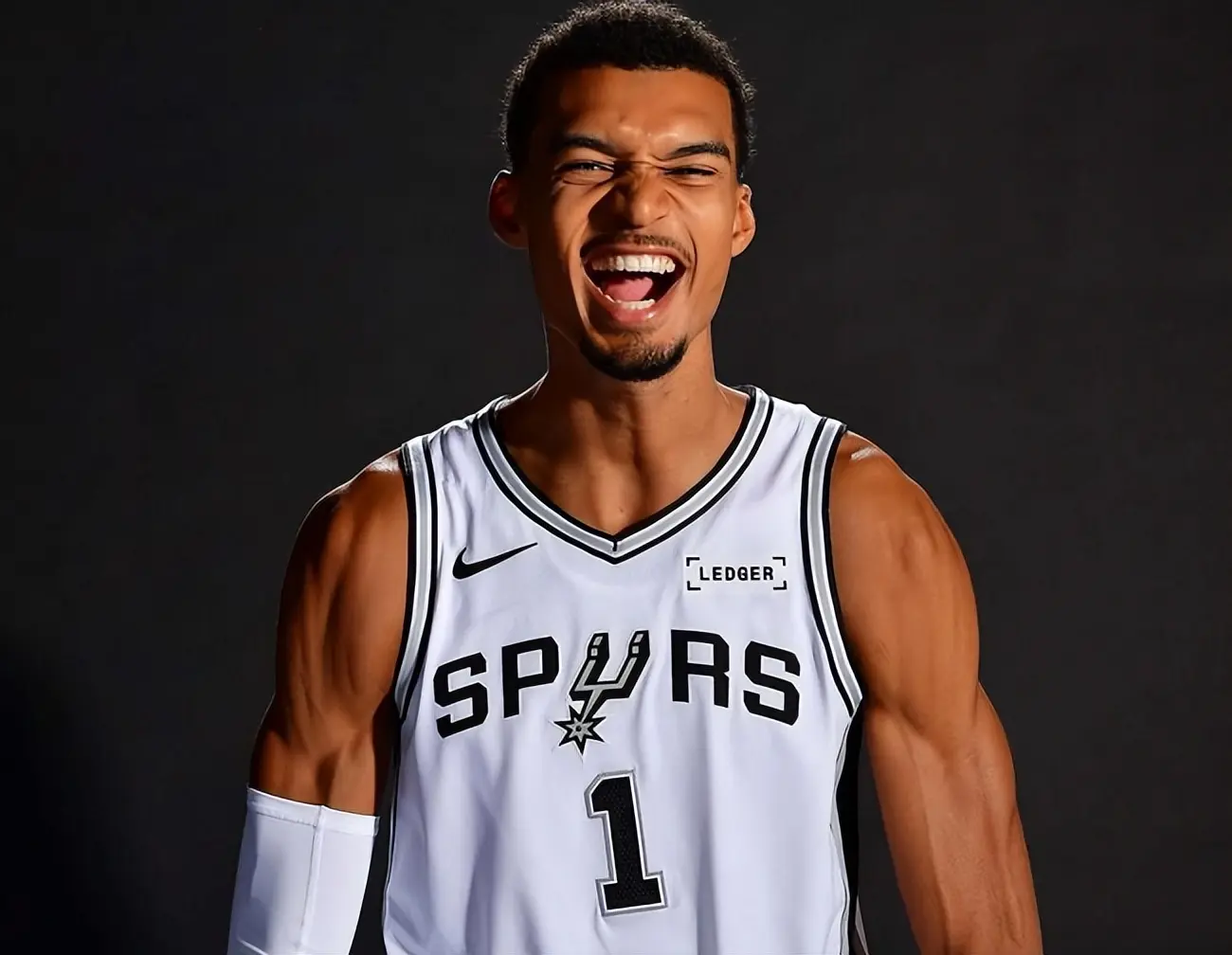 div, 内史密斯, 结束时落后 div, 内史密斯, 结束时落后